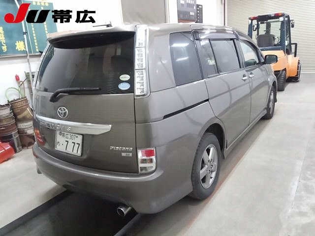 TOYOTA ISIS