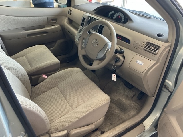 TOYOTA RAUM