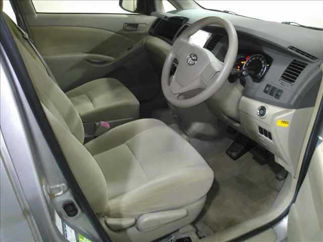 TOYOTA ISIS