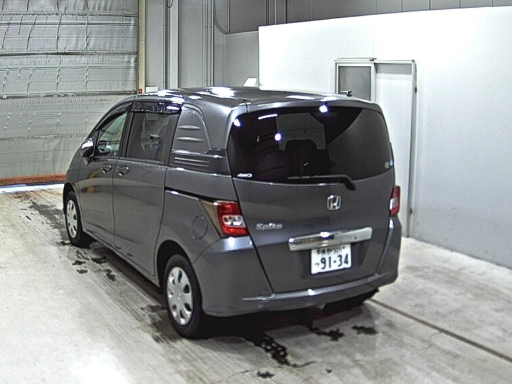 HONDA FREED SPIKE