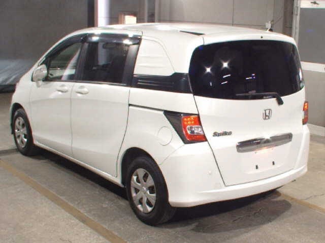 HONDA FREED SPIKE