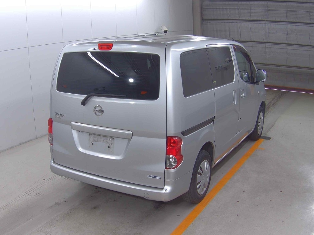 NISSAN NV200