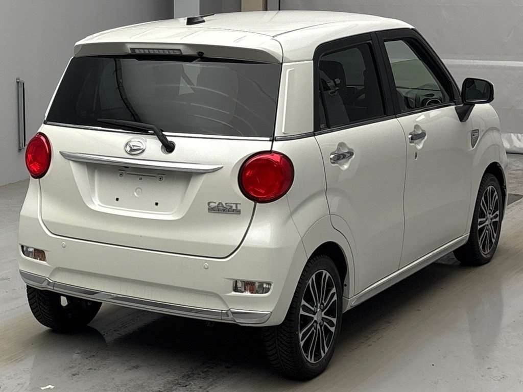 DAIHATSU CAST