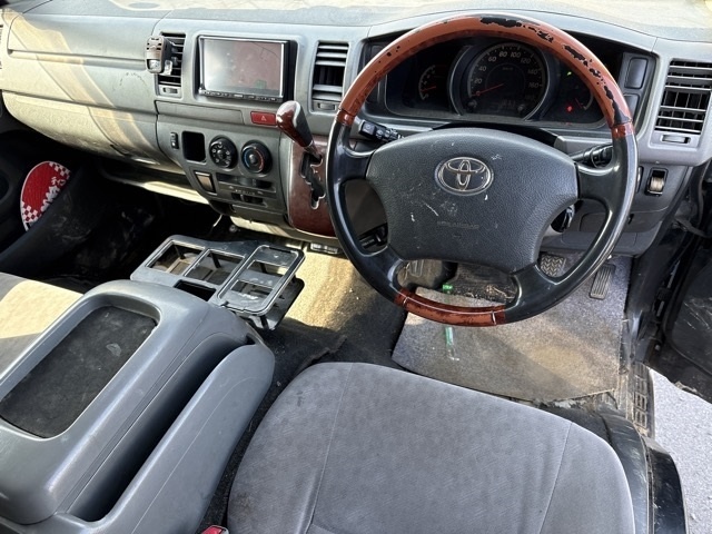 TOYOTA REGIUS ACE