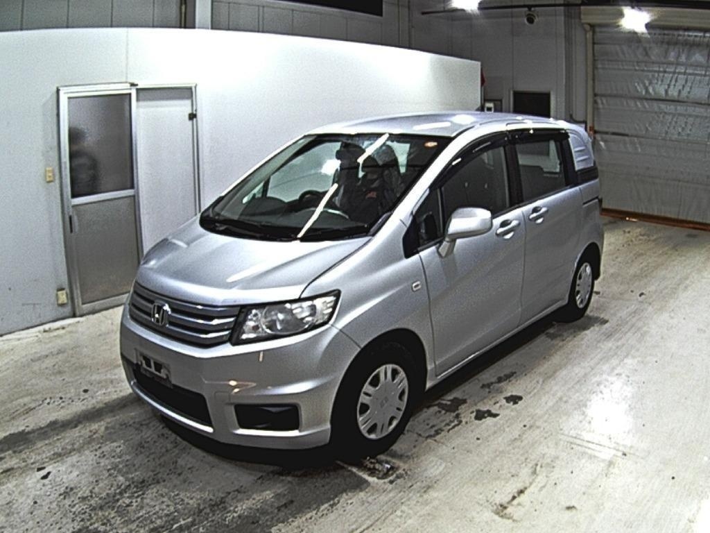HONDA FREED SPIKE
