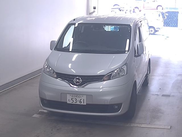 NISSAN NV200