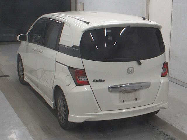 HONDA FREED SPIKE