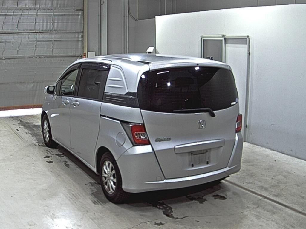 HONDA FREED SPIKE