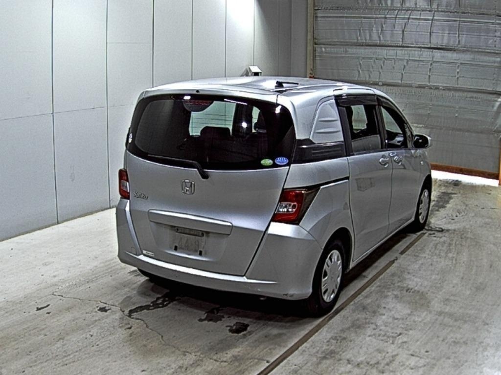 HONDA FREED SPIKE