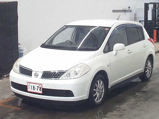 NISSAN TIIDA