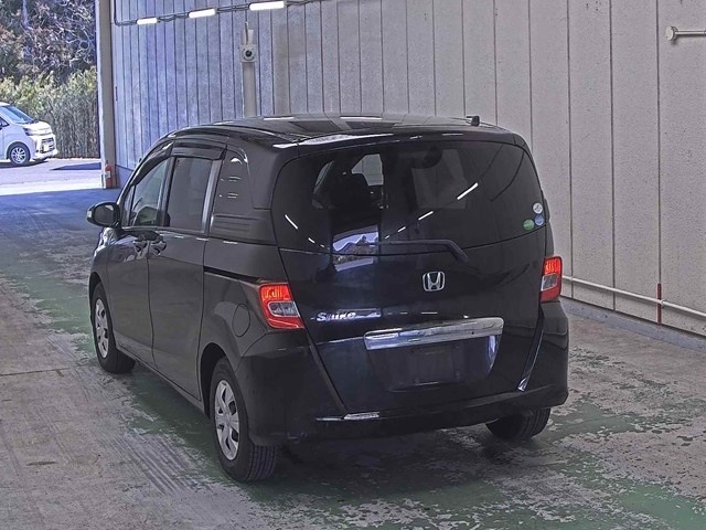 HONDA FREED SPIKE
