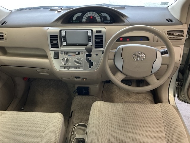 TOYOTA RAUM
