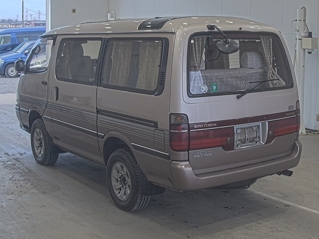 TOYOTA HIACE