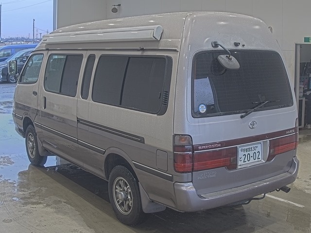 TOYOTA HIACE