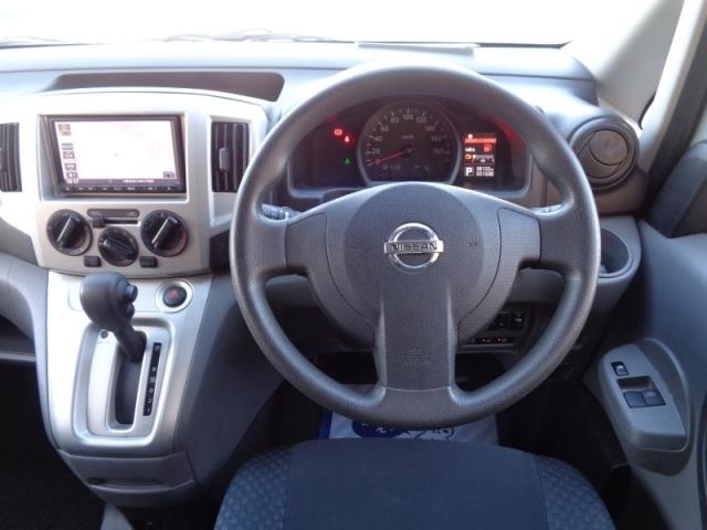 NISSAN NV200