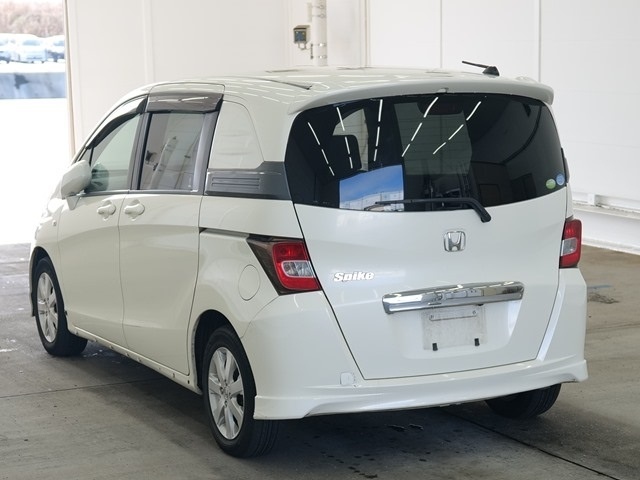 HONDA FREED SPIKE