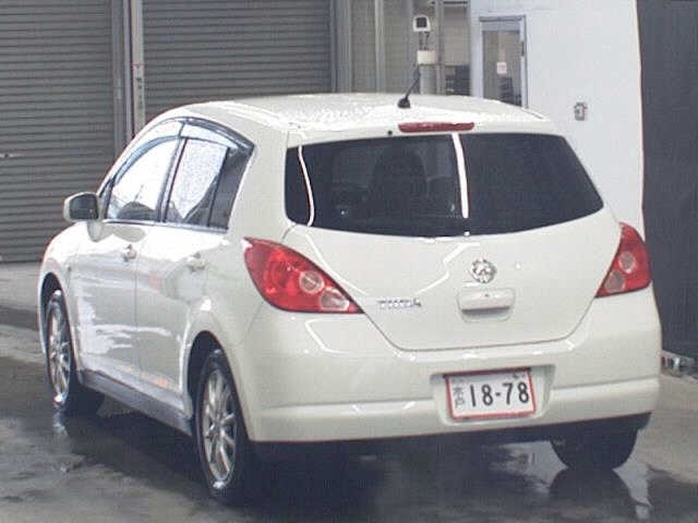 NISSAN TIIDA