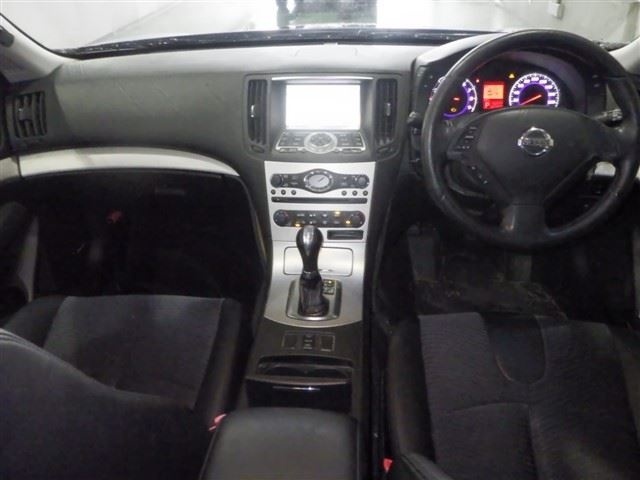 NISSAN SKYLINE