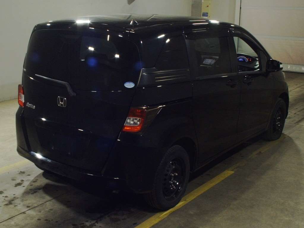 HONDA FREED SPIKE
