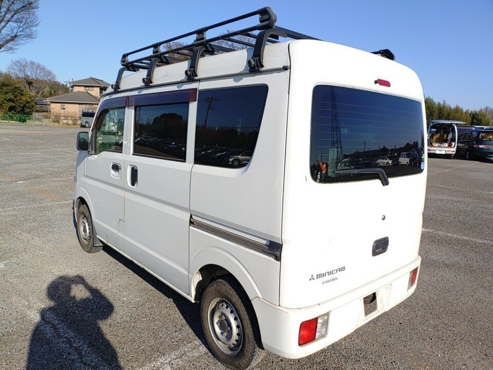 MITSUBISHI MINICAB