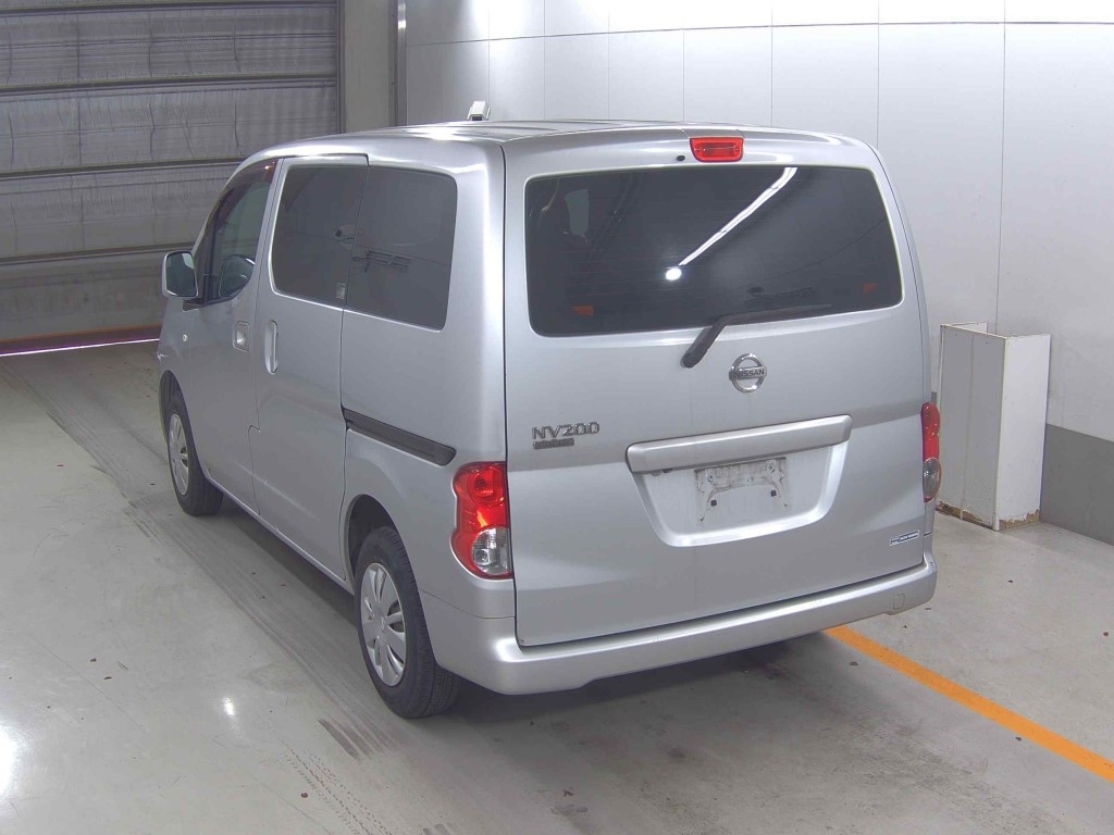 NISSAN NV200