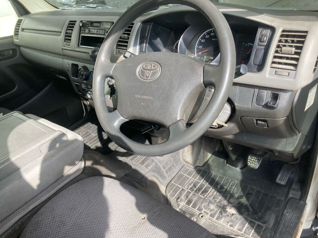 TOYOTA REGIUS ACE