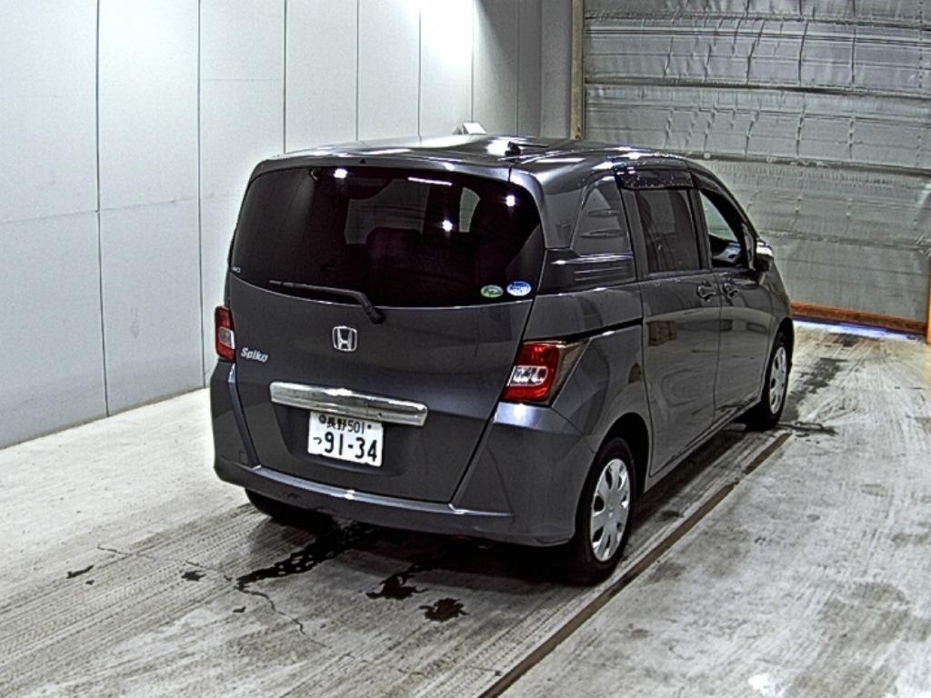 HONDA FREED SPIKE