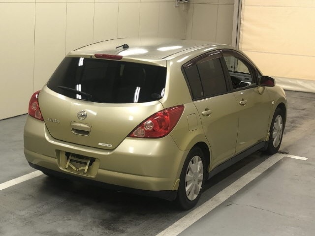 NISSAN TIIDA