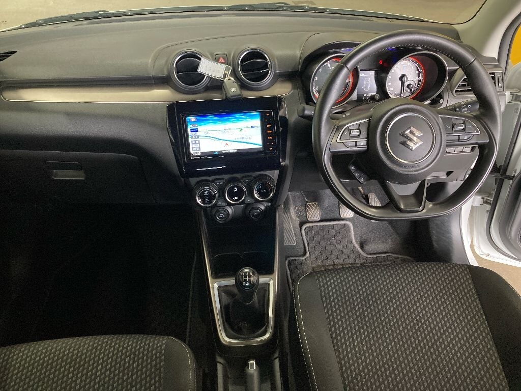SUZUKI SWIFT