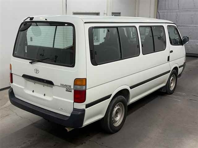 TOYOTA HIACE