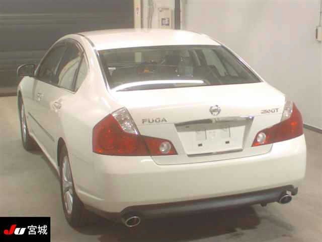 NISSAN FUGA