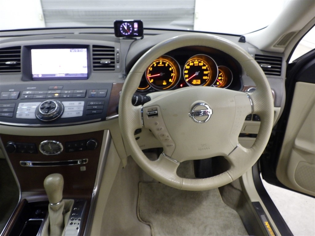 NISSAN FUGA