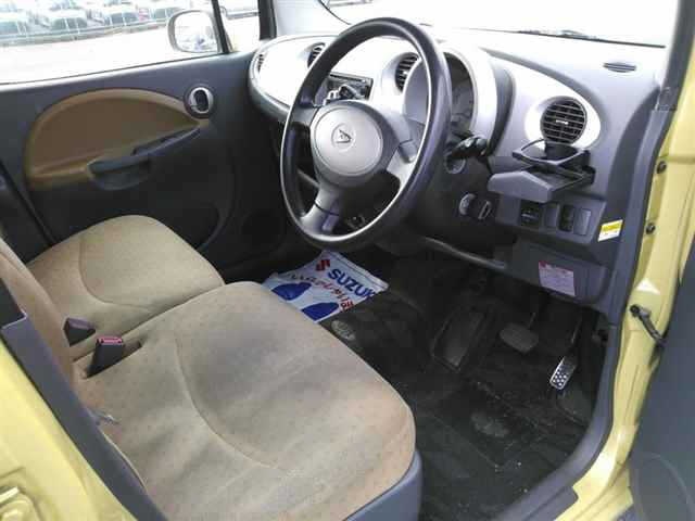 DAIHATSU MOVE LATTE