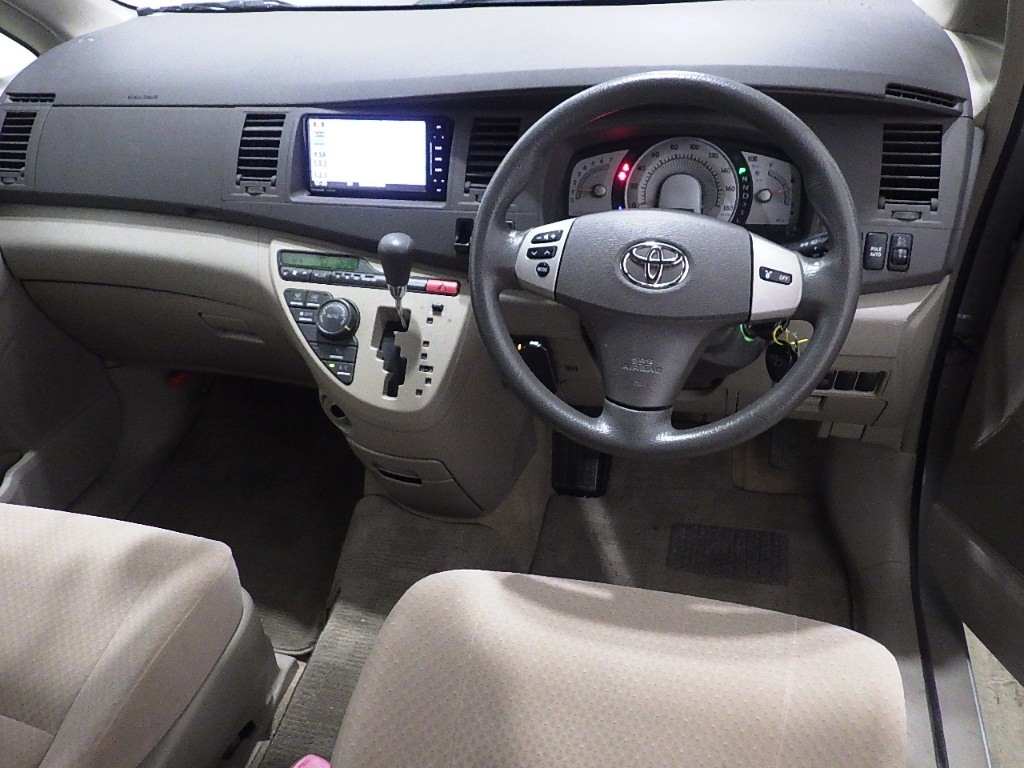 TOYOTA ISIS