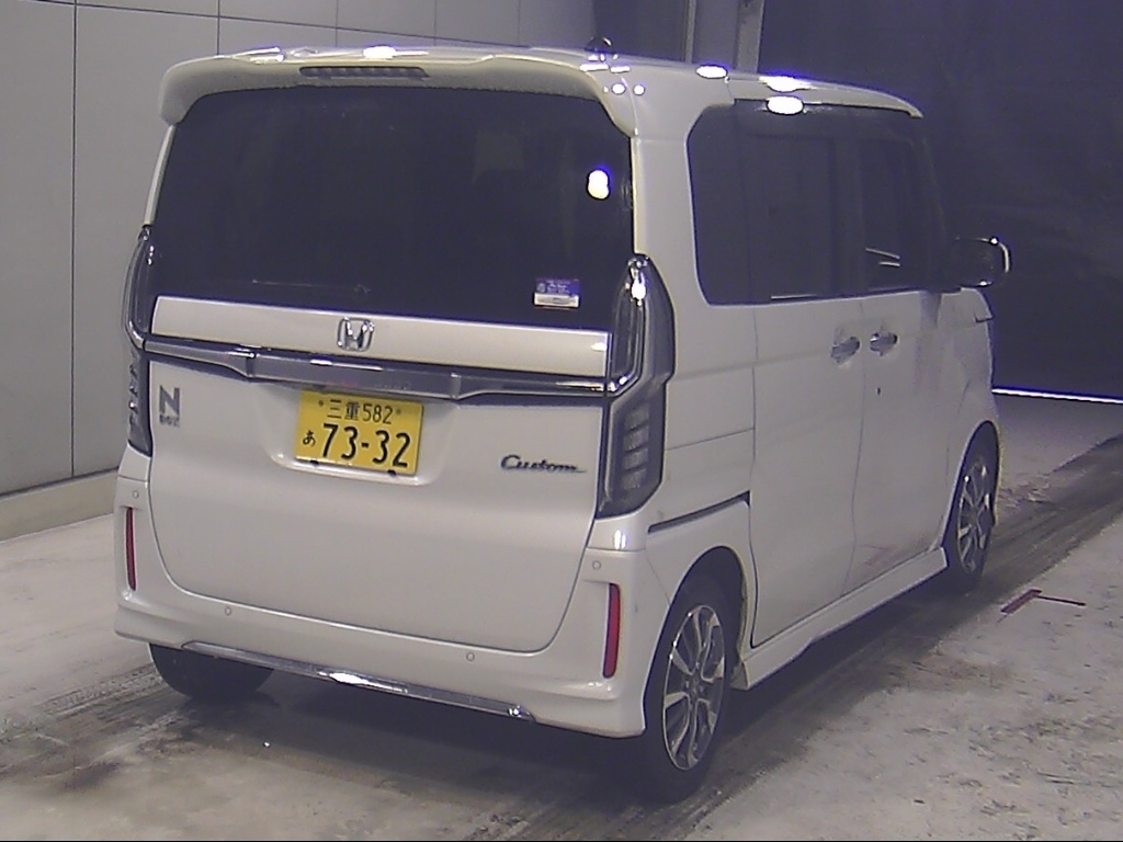HONDA N-BOX