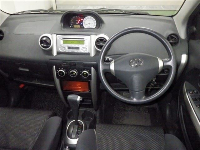 TOYOTA IST