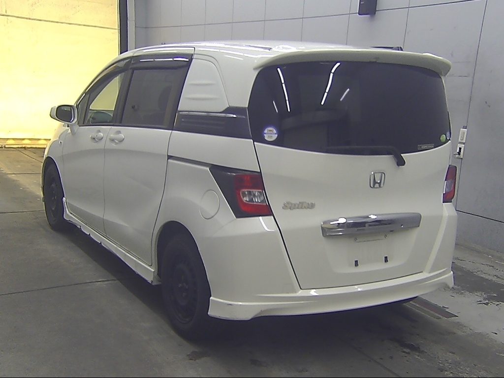 HONDA FREED SPIKE