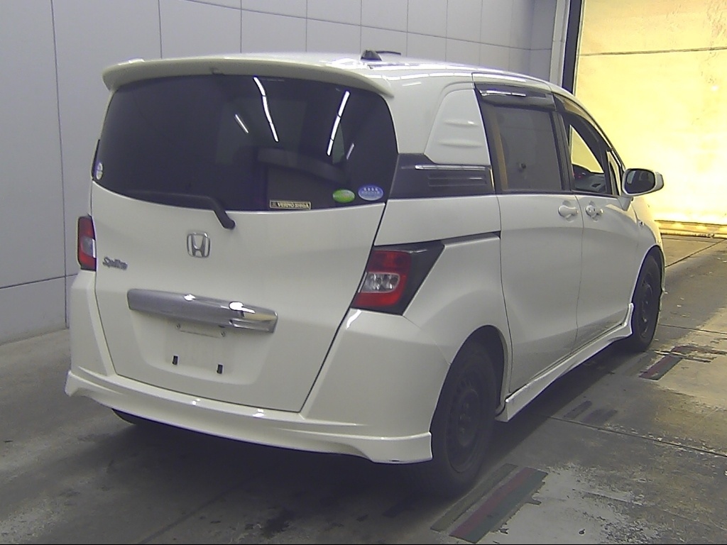 HONDA FREED SPIKE