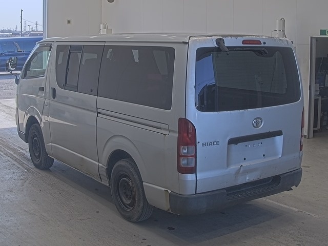 TOYOTA REGIUS ACE
