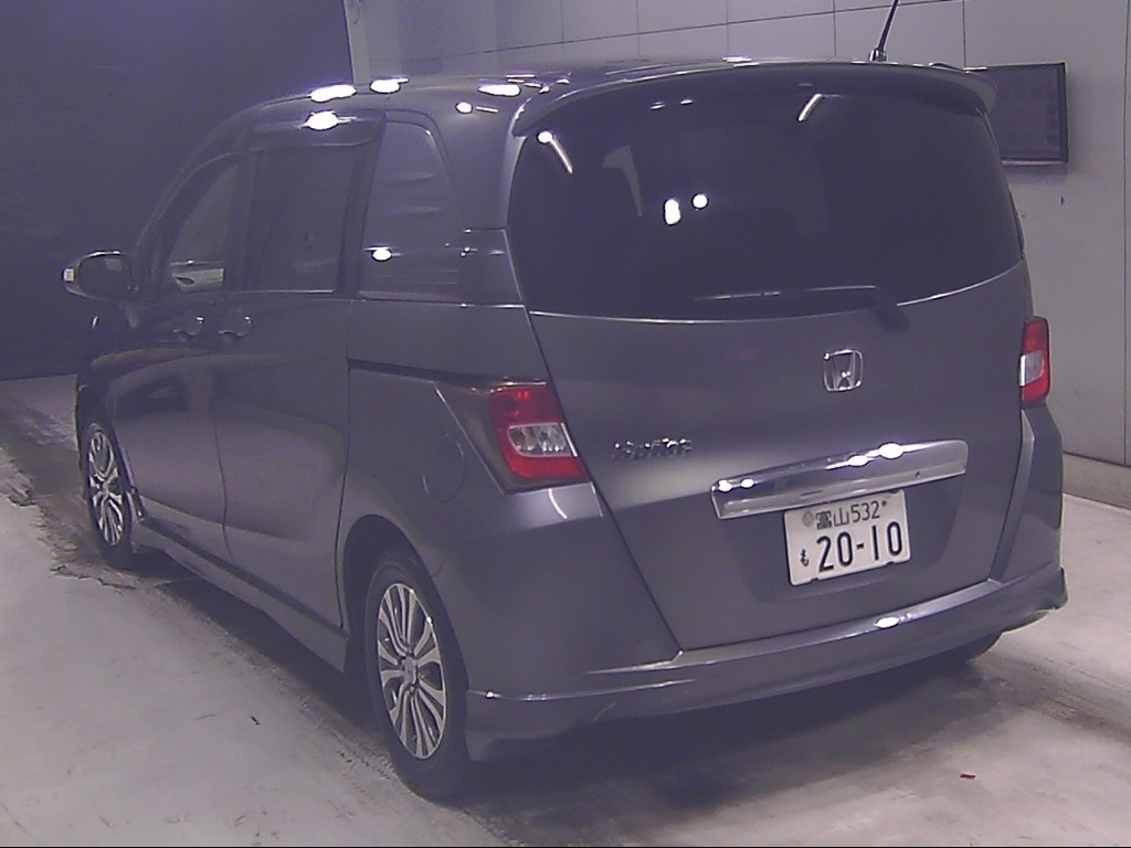 HONDA FREED SPIKE