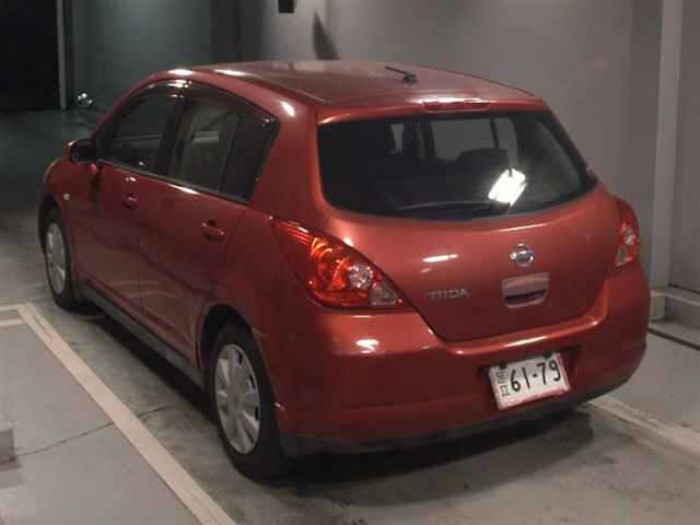 NISSAN TIIDA