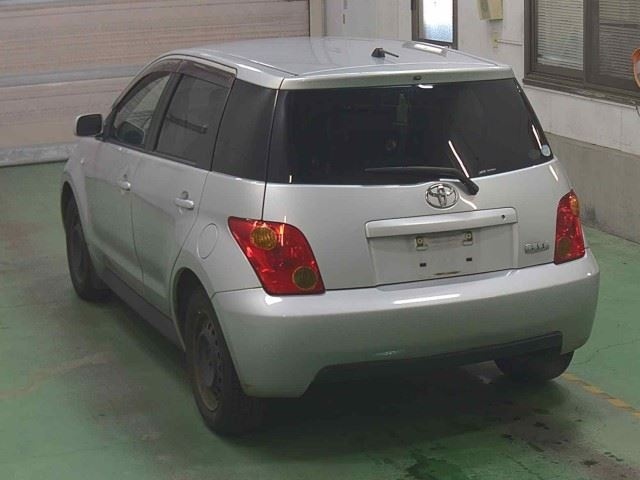 TOYOTA IST