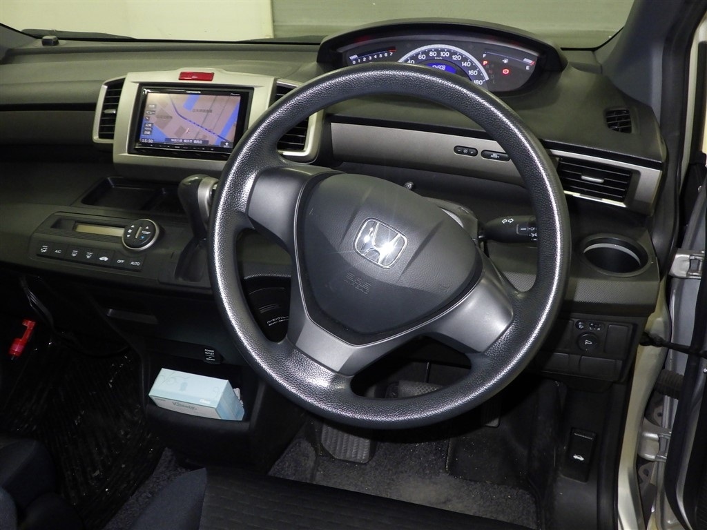 HONDA FREED SPIKE