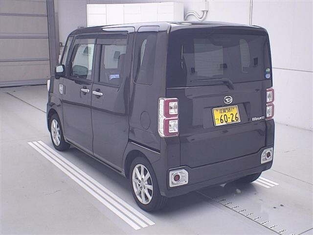 DAIHATSU WAKE