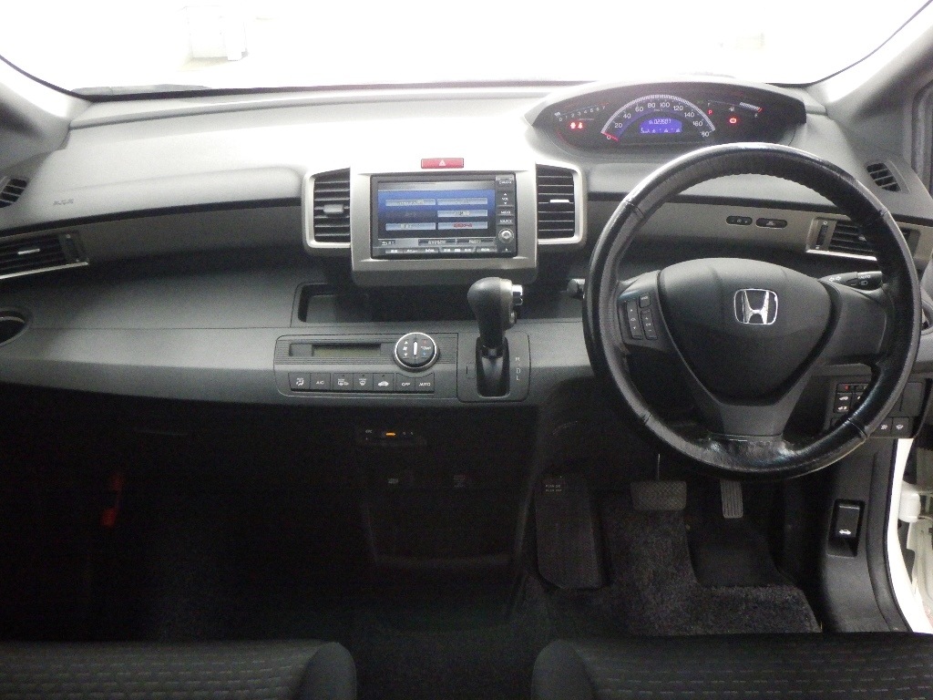 HONDA FREED SPIKE