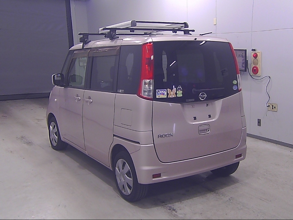 NISSAN ROOX