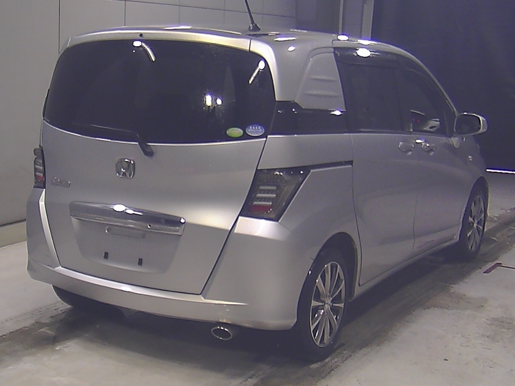 HONDA FREED SPIKE
