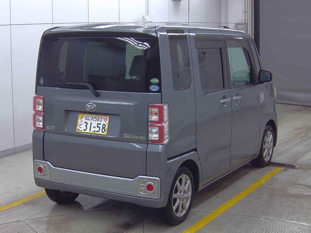 DAIHATSU WAKE