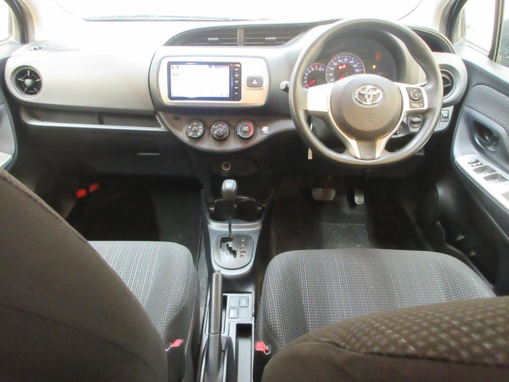 TOYOTA VITZ