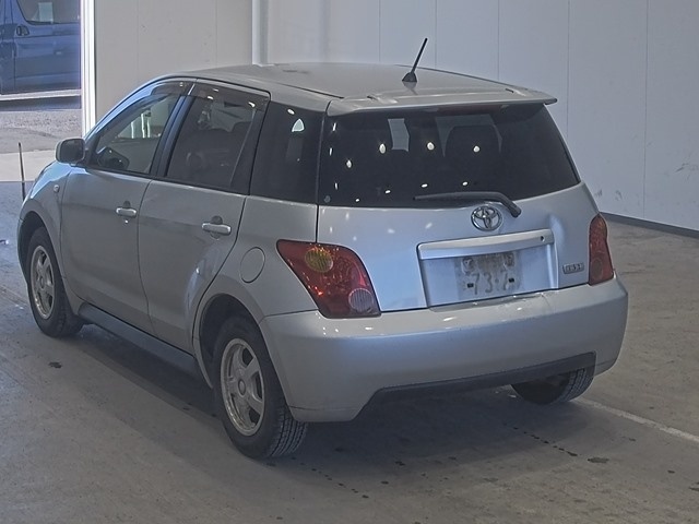 TOYOTA IST